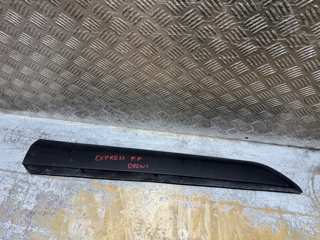 Купити Renault express ii 21- молдинг двері правий перед правих передніх cała оригінал