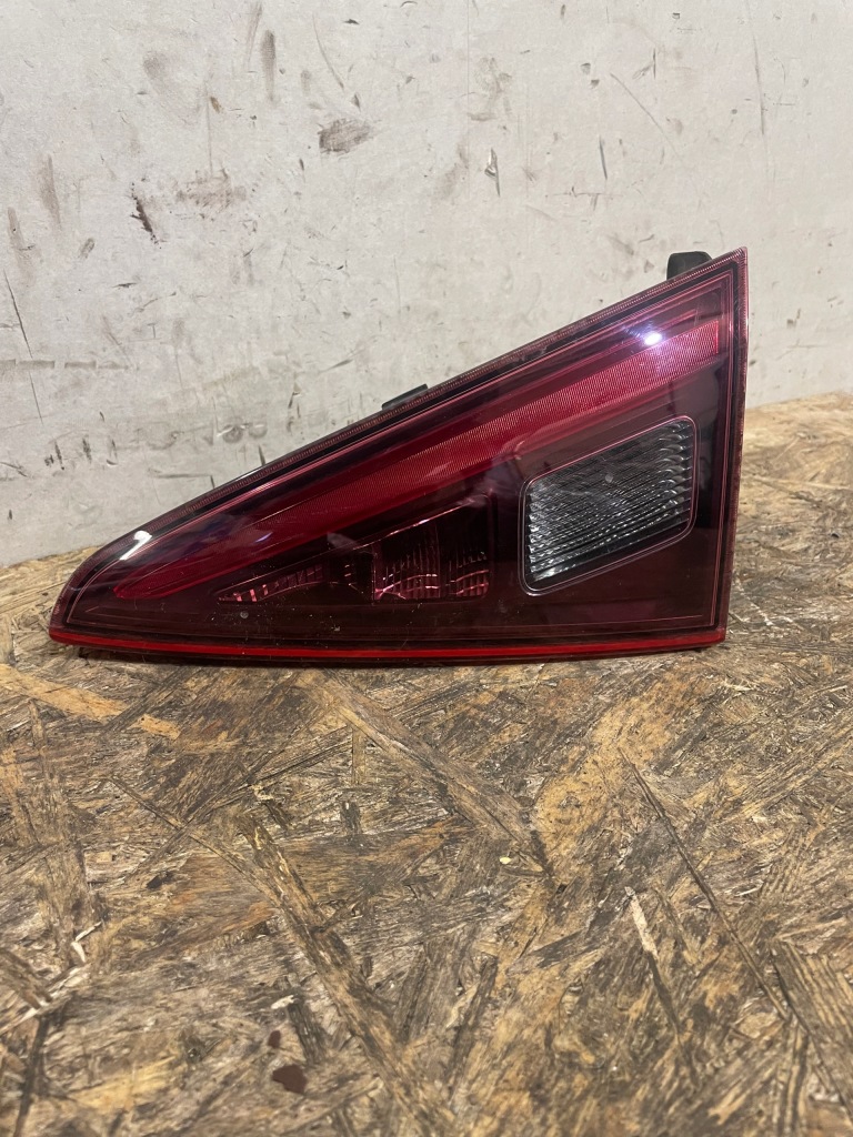 Купить Alfa romeo giulia фара правый задний  led w крышке  европа 20700207