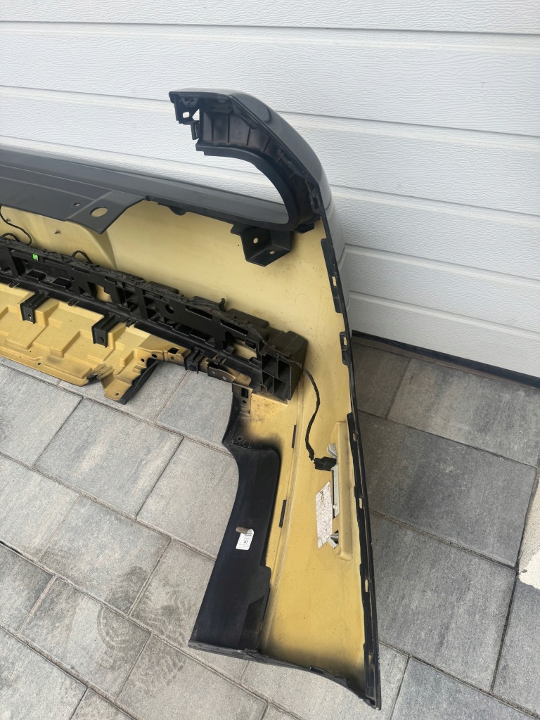 Купить Dodge challenger задний бампер комплектный  2015+