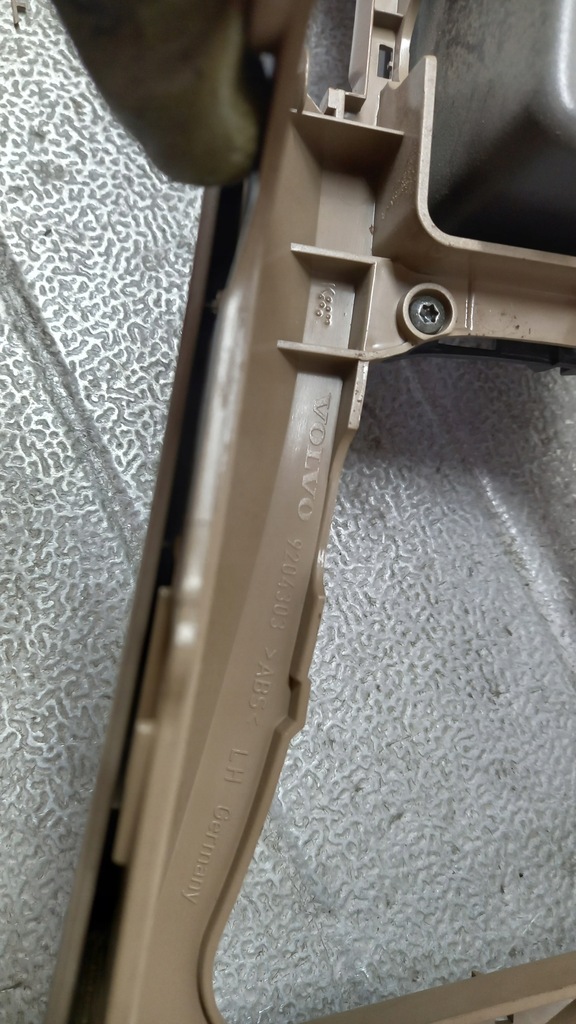 фото №12, Подлокотник volvo xc70