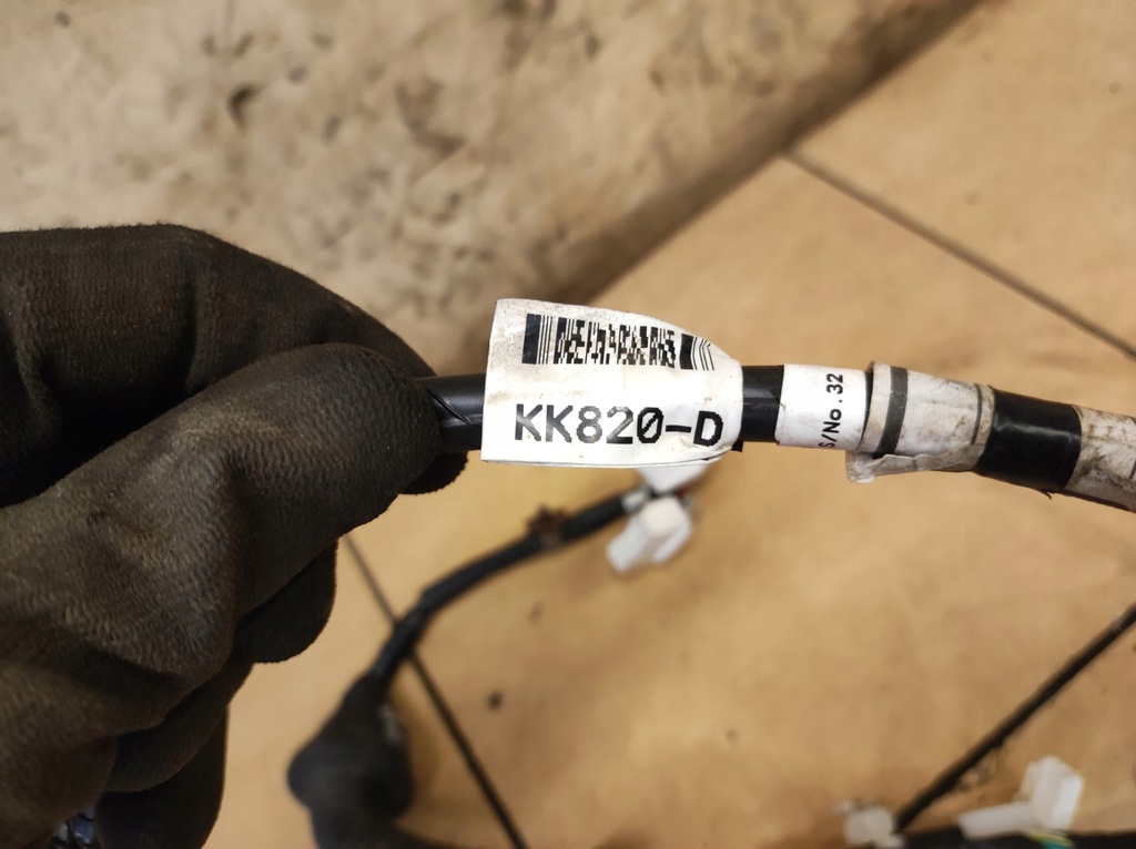 фото №8, Электропроводка жгут шланг кабели дверь правый перед hilux viii 8