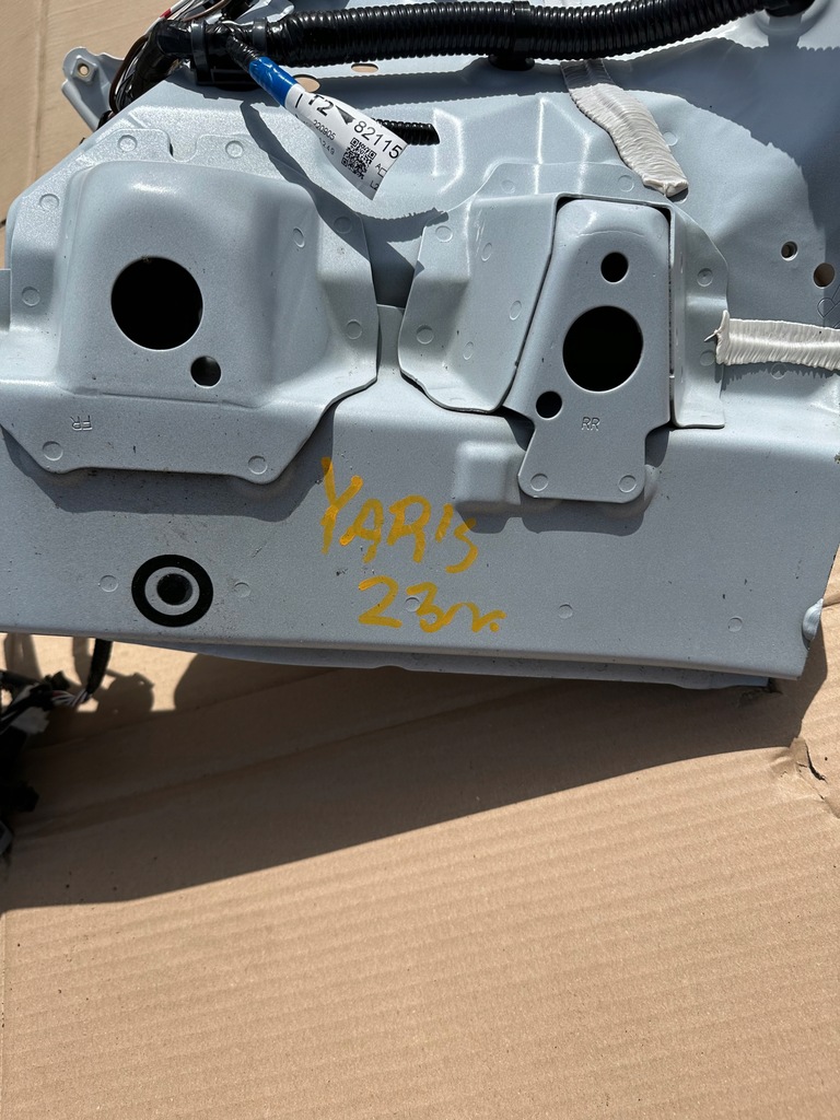 фото №1, Toyota yaris iv чверть чверть права лонжерон