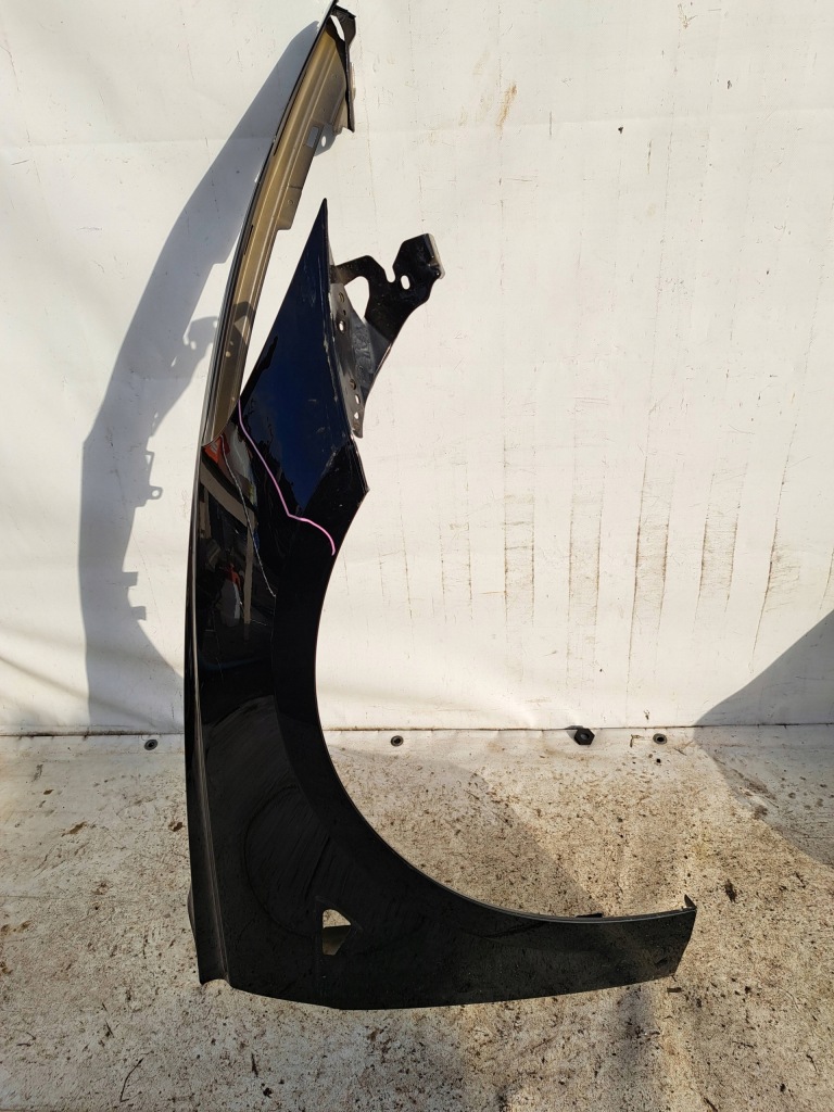 Купити Tesla 3 3 крило правий перед передній