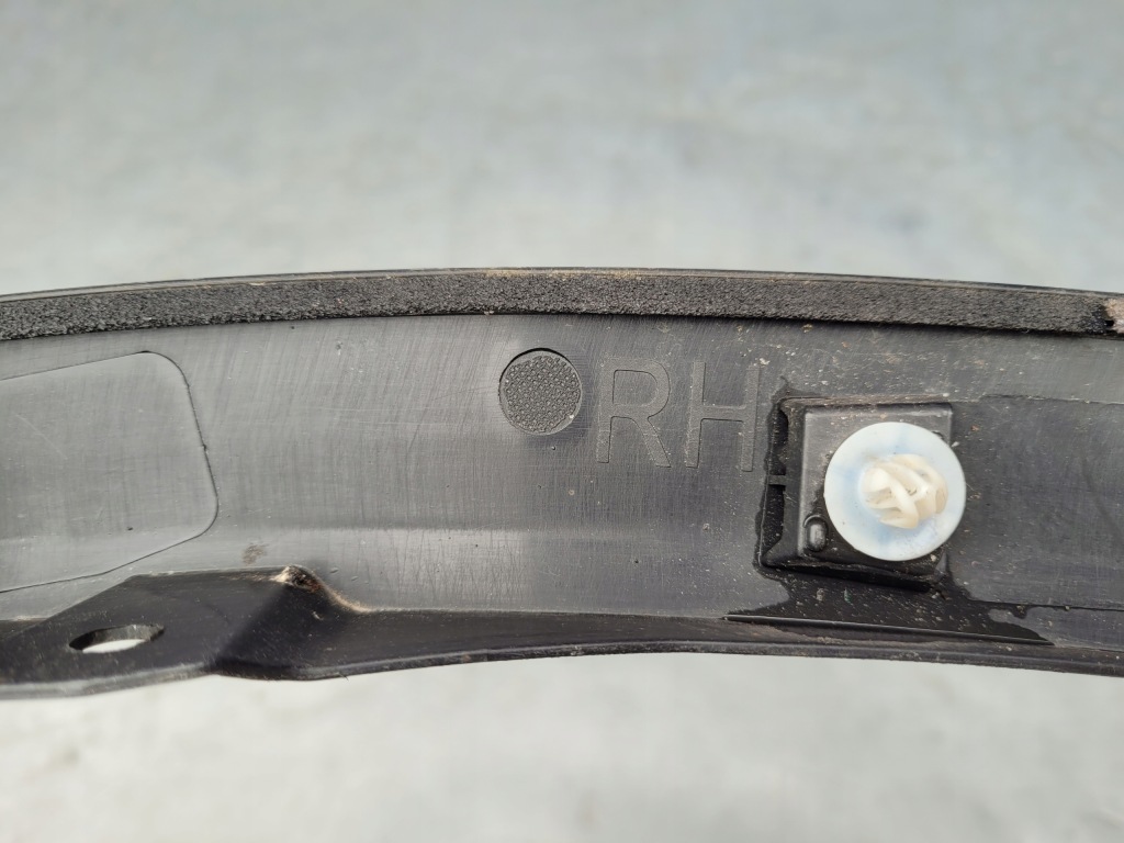 Купити Toyota highlander 19- 2019- молдинг на крила правий передній 75871-0e030