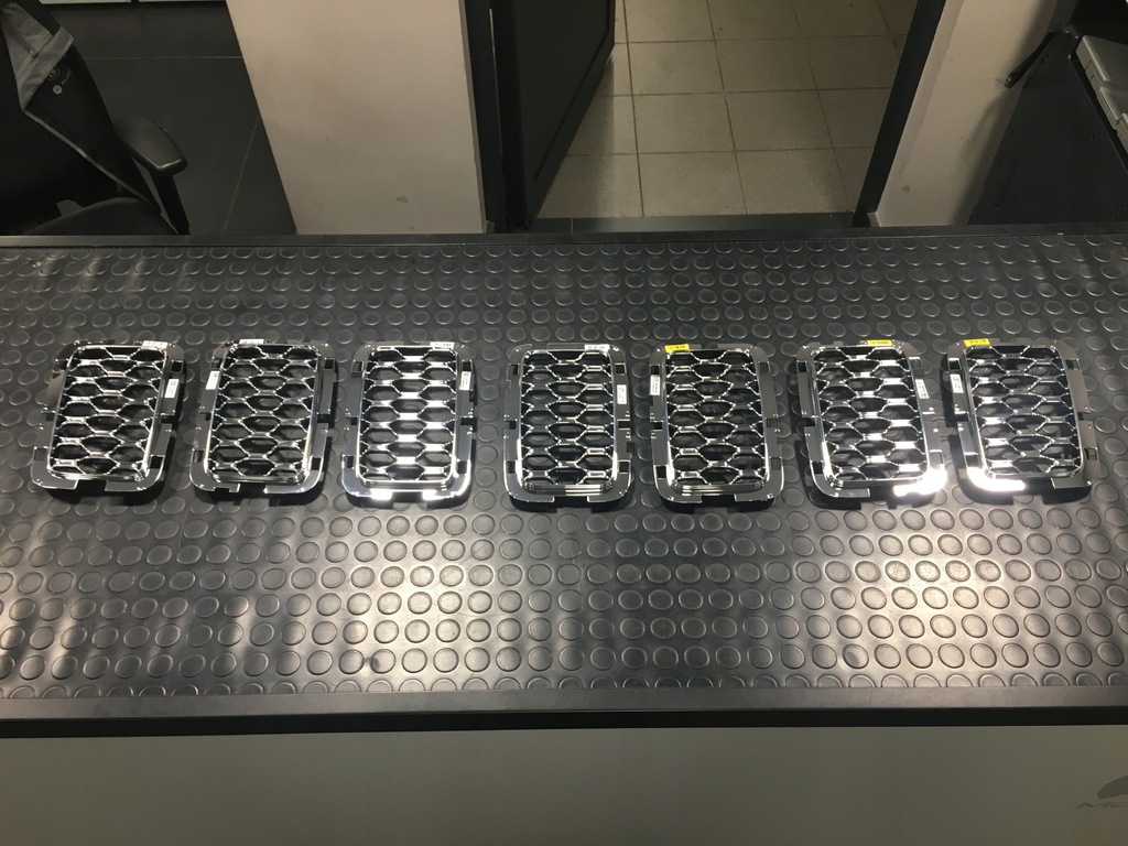 фото №1, Решётки решетка jeep grand cherokee