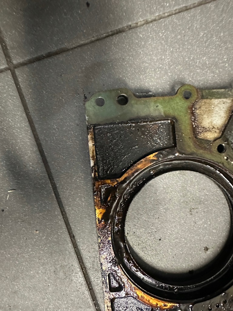 фото №10, Корпус ущільнювач вала audi a8 d2 2.8 amx 078103173e