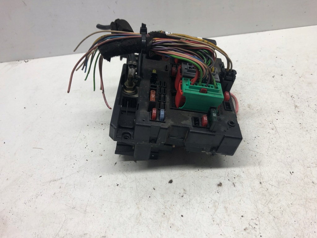 фото №6, Коробка запобіжників модуль bsm 9657608880 peugeot 206 1.4 hdi роз'єми