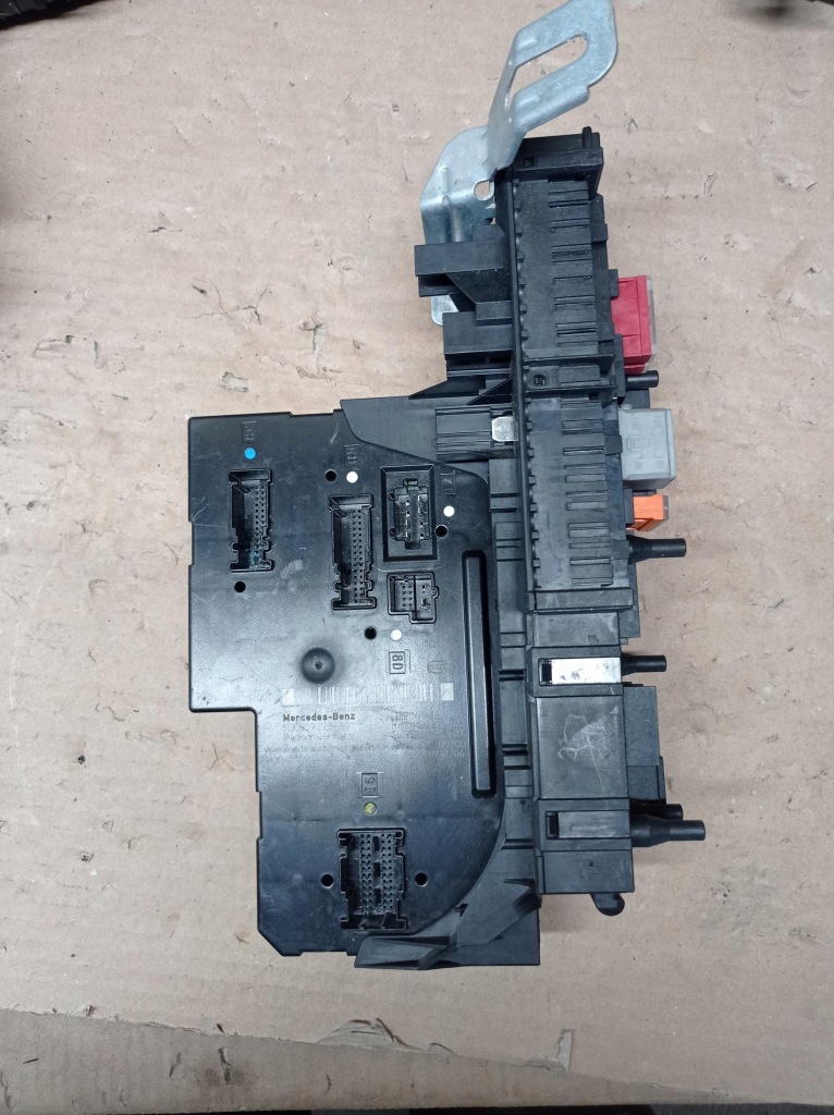 фото №1, Коробка предохранителей bsi mercedes w204 w212 clk