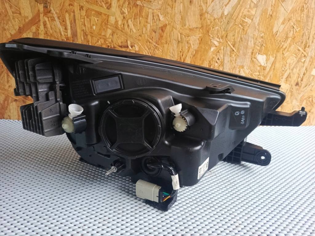 Фара перед левая opel mokka x full led 42566566 комплект . Киев