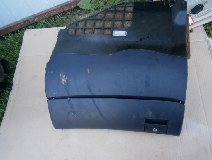 фото №1, Audi a4 b5 - бардачок пасажира