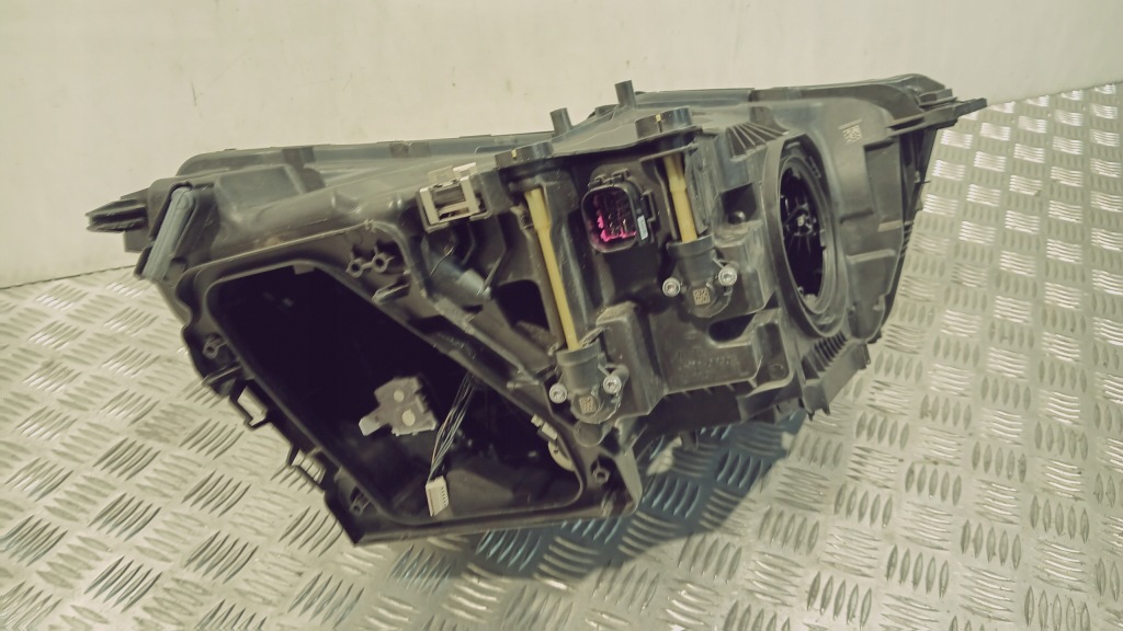 Фара audi q3 2 2 83a 18-25 83a941035 full led matrix оригінал європа ліва Зі Шроту