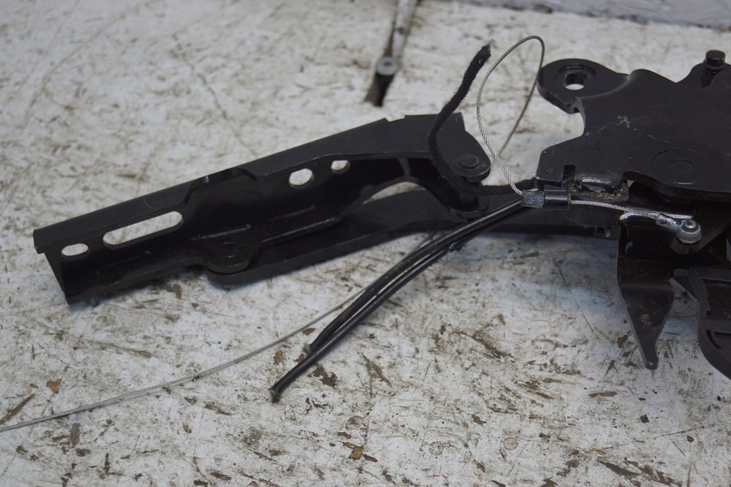 фото №7, Петля aston martin db11 ky53-54796-ad