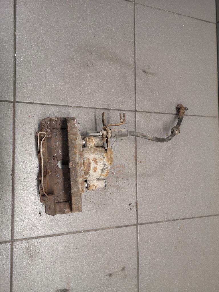 фото №4, Супорт гальмівний правий перед audi a4 b7 2.0 tdi