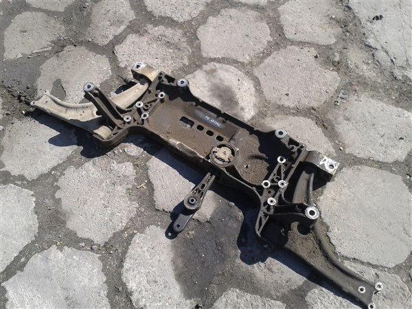 фото №1, Подрамник двигателя vw passat b6 2.0 tdi bkp