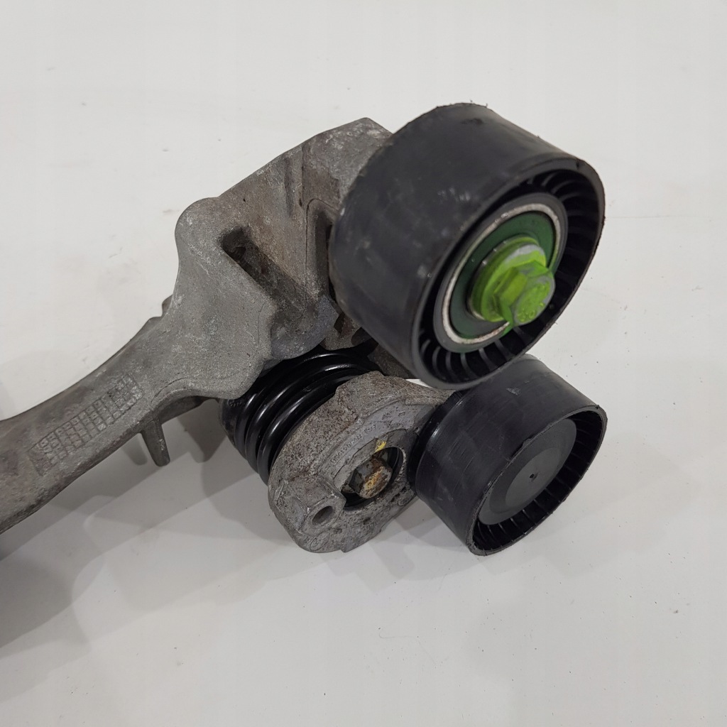 Кронштейн генератора renault nissan 0.9 tce 117108063r Доставка
