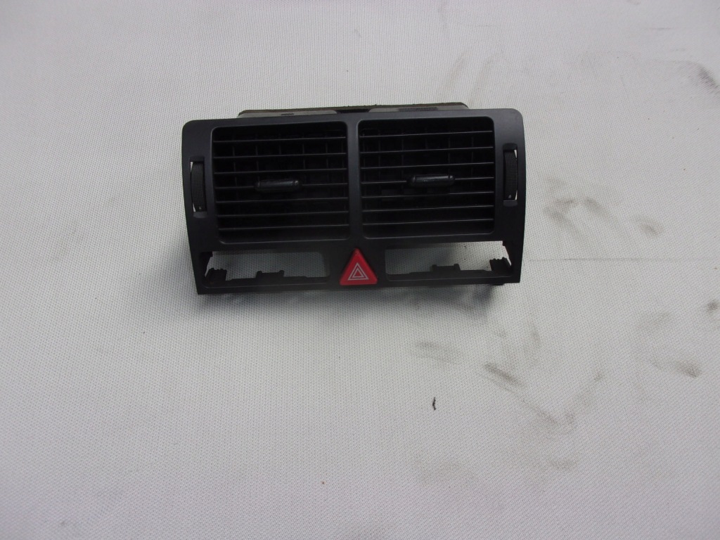 Купити Решітка обдув середня audi a2 8z0820951a європа