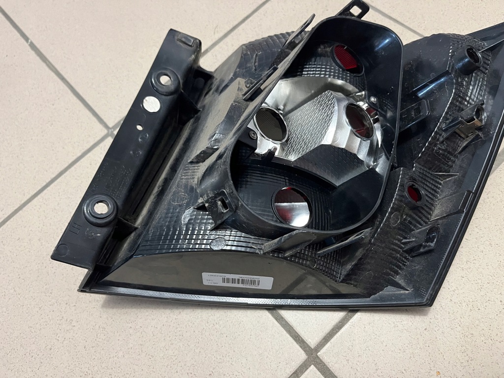 фото №14, Skoda fabia iii 3 kombi 6v9 лампа задняя задняя левая