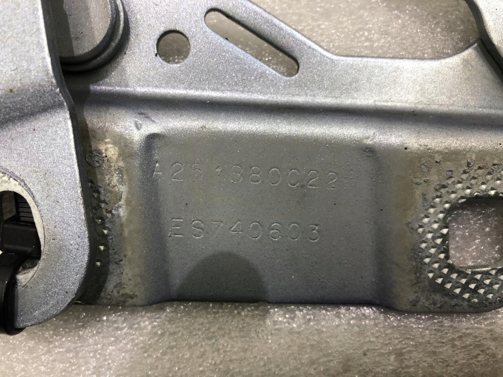 фото №8, Петлі капот комплект mercedes w164 a251880022