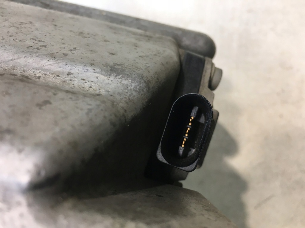 фото №13, Поддон масляная vw golf v 1.6 fsi 03c103603j