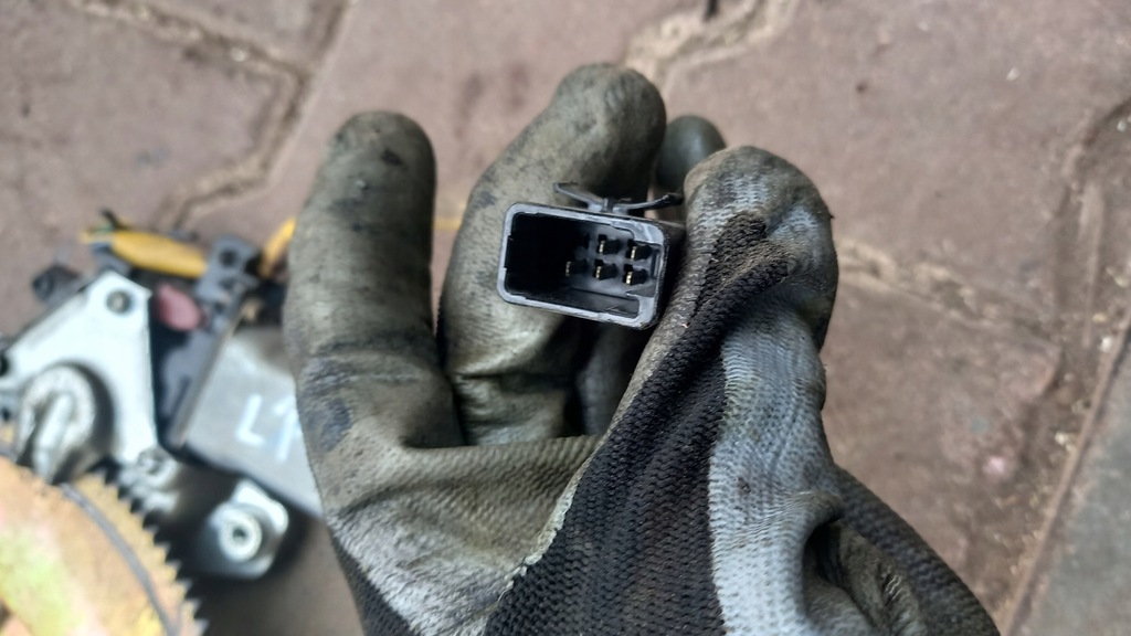 фото №5, Pod.szyby лівий перед toyota previa 01r