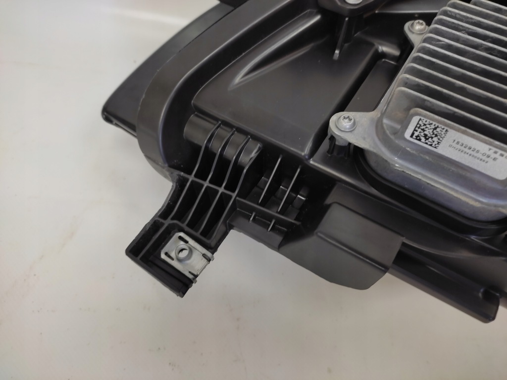 Tesla model 3 lift y лампа ліва перед full led 20- Недорого