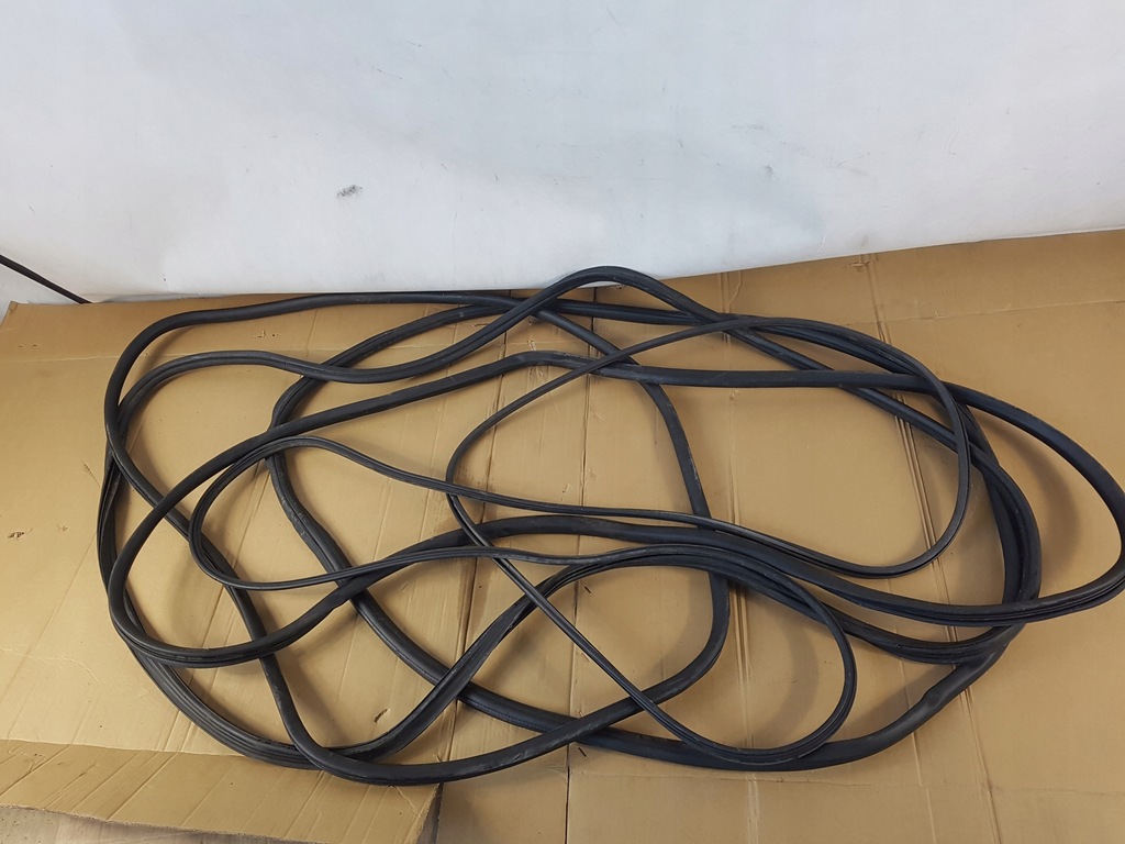 фото №1, Ущільнювачі двері кришки комплект 7p5 cayenne ii