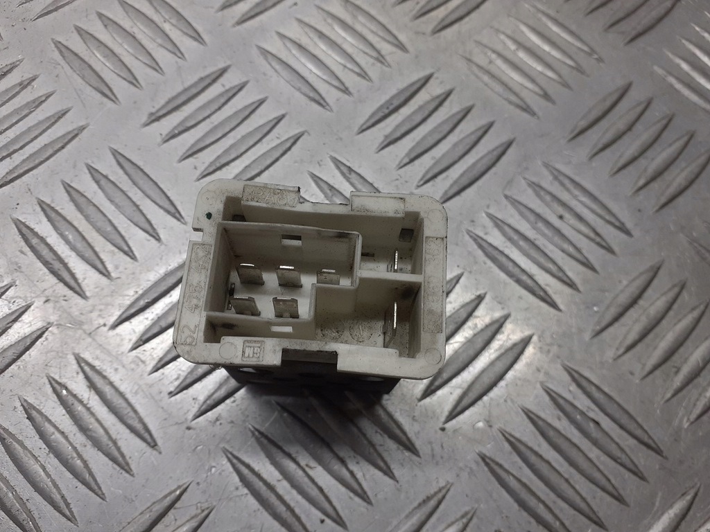 фото №1, Резистор резистор вентилятор opel astra g 1,4 90560362