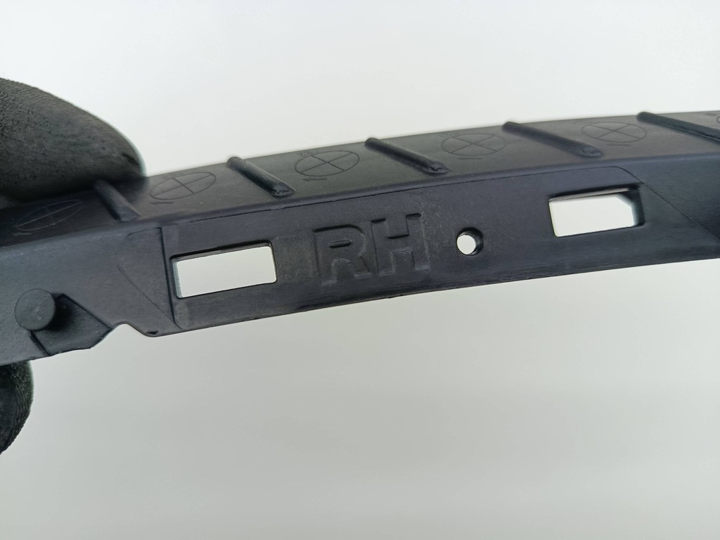 фото №7, Hyundai i30 напрямна бампера правий перед 86554-g4500