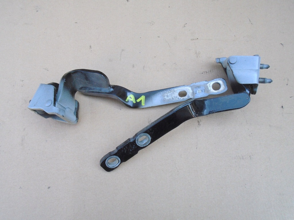 фото №1, Audi a1 8x 11- sportback петли крышки багажника