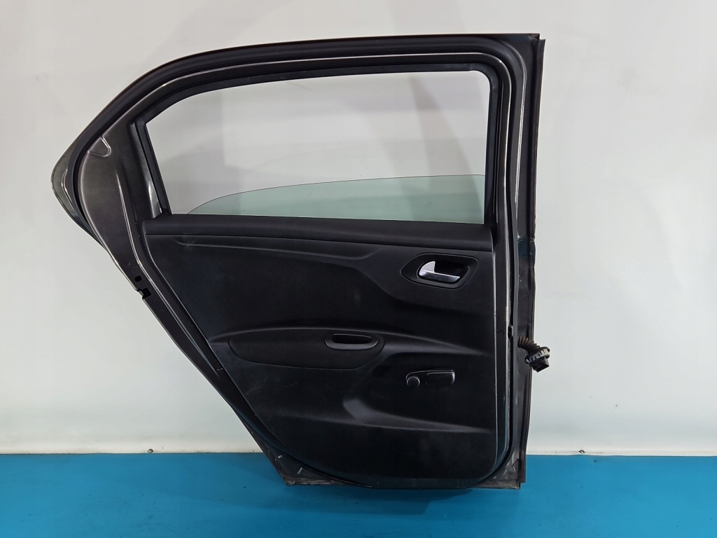 Купить Дверь задний левая peugeot 301 седан цвет kks
