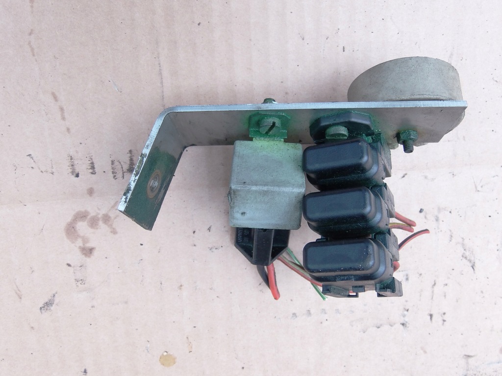 фото №1, Предохранители 1.9 dci nissan primera p12