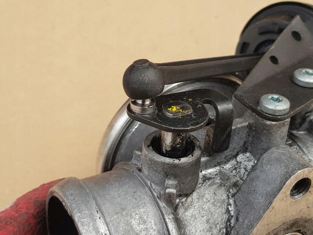 фото №9, Клапан egr + актуатор турбіни / audi a2 1.4 tdi amf 75km / 038129637c / справний