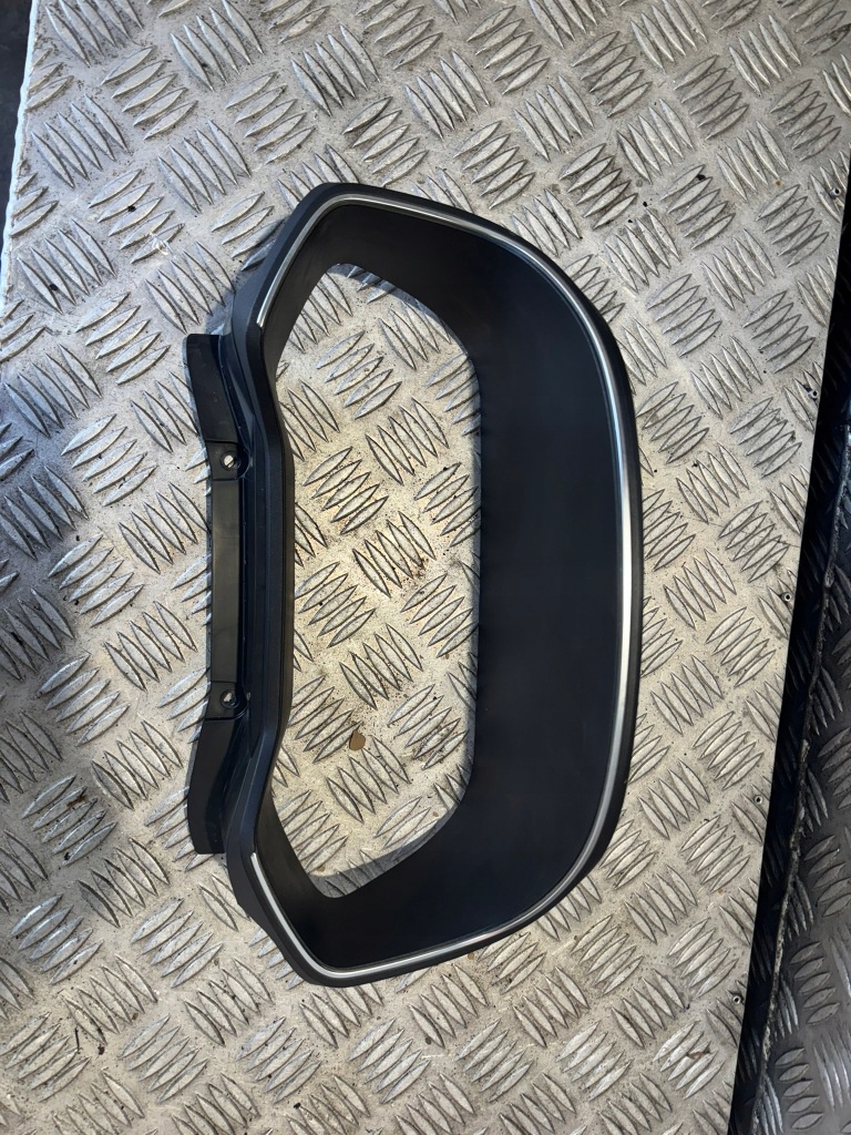 Купить Рамка спидометра защита козырёк renault clio v 682406595r