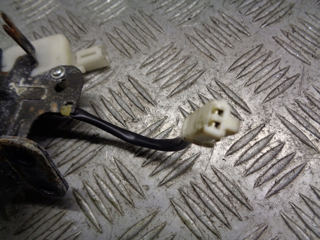 фото №3, Замок кришки багажника mazda 3 bk