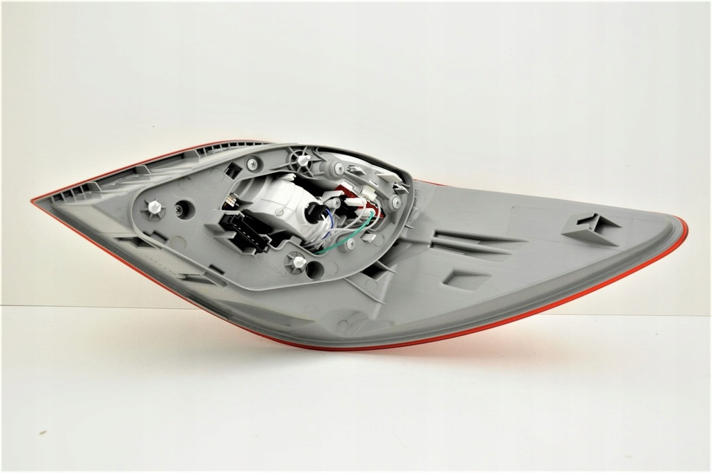 фото №3, Mercedes r w251 od 2010- nowe лампы led комплект