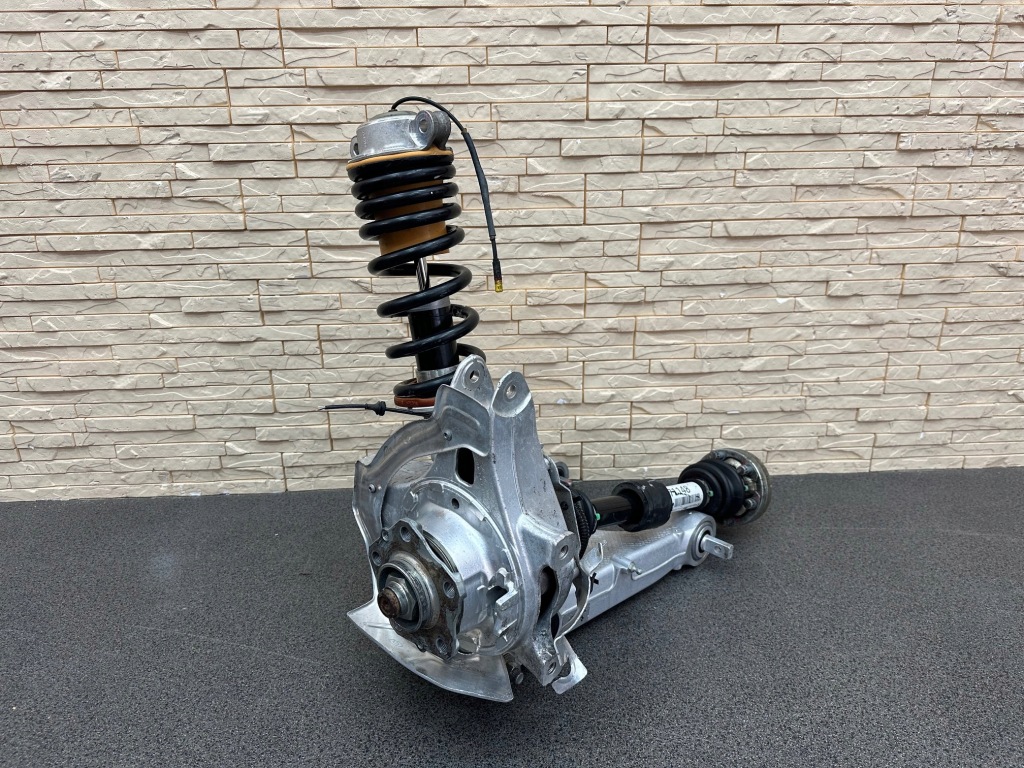 фото №1, Ferrari sf90 подвеска правый задняя задние амортизатор поворотный кулак рычаг