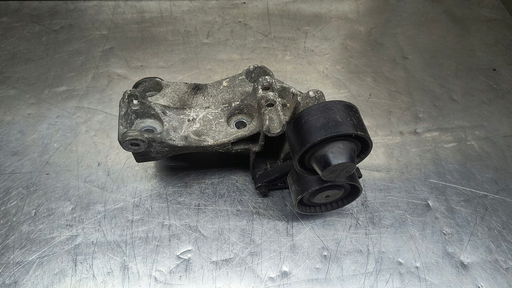 фото №1, Renault scenic iii 1.6 dci кронштейн генератора 117105124r