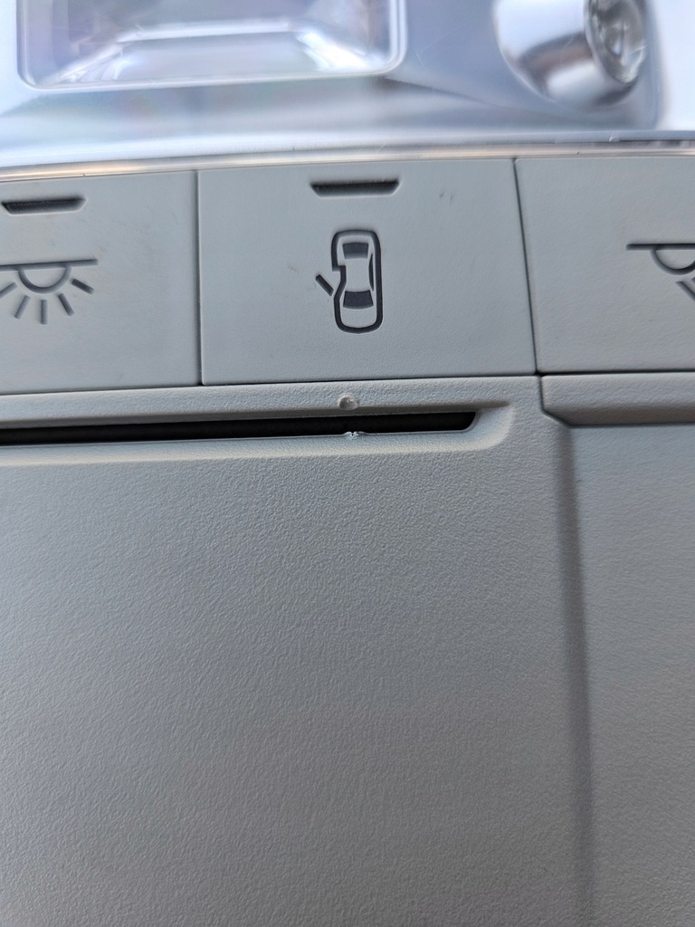 фото №4, Лампа потолочный освещение audi q3 8x0947135ag