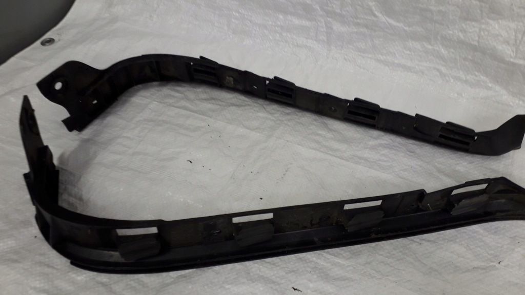 фото №12, Направляющая бампера правый задняя golf iv kombi 1j9807394