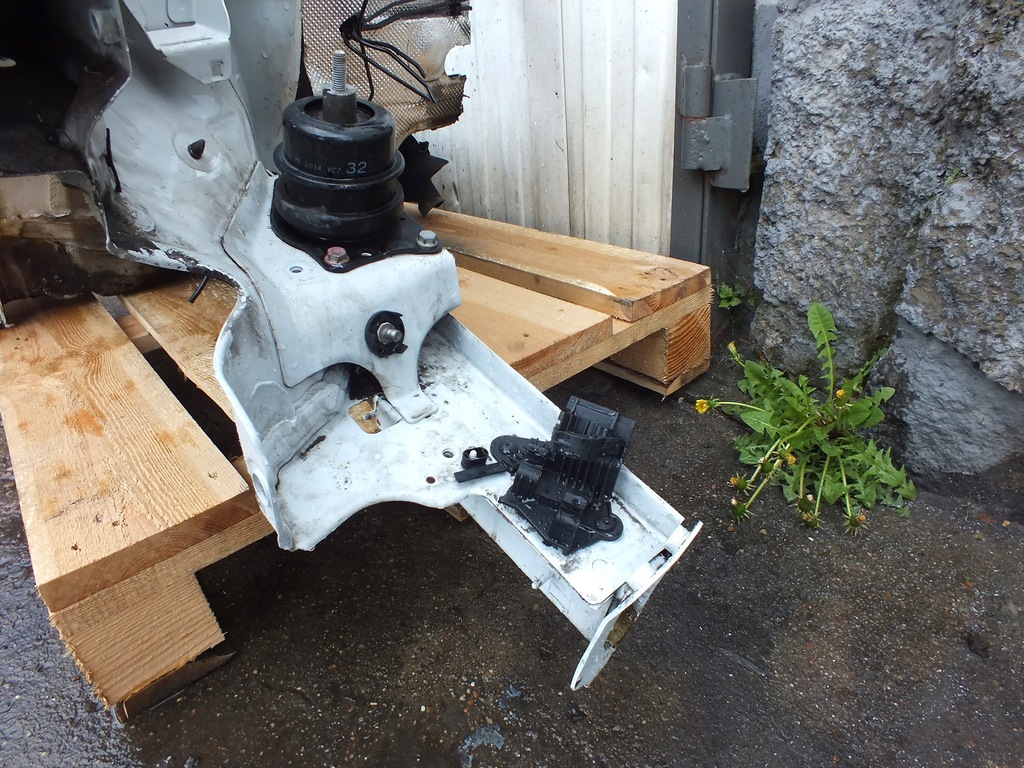 фото №4, Audi a1 8x лонжерон чверть права поріг