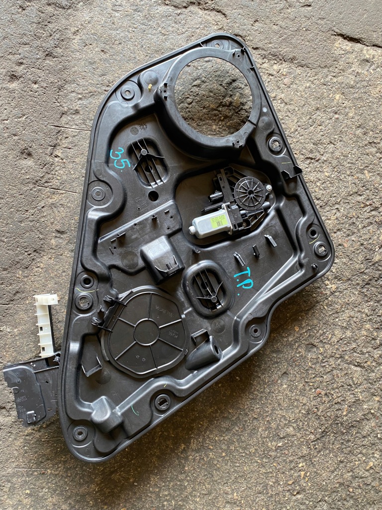 фото №1, 35 jeep grand cherokee wk2 подъемник стекло задняя r