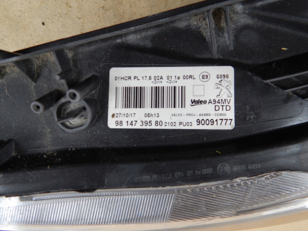 фото №10, Лампа правая передняя правый перед peugeot 2008 i lift 9814739580 оригинал