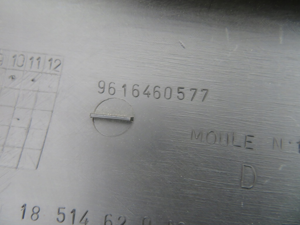 фото №9, Peugeot 406 молдинг бампера правый перед 9616460577