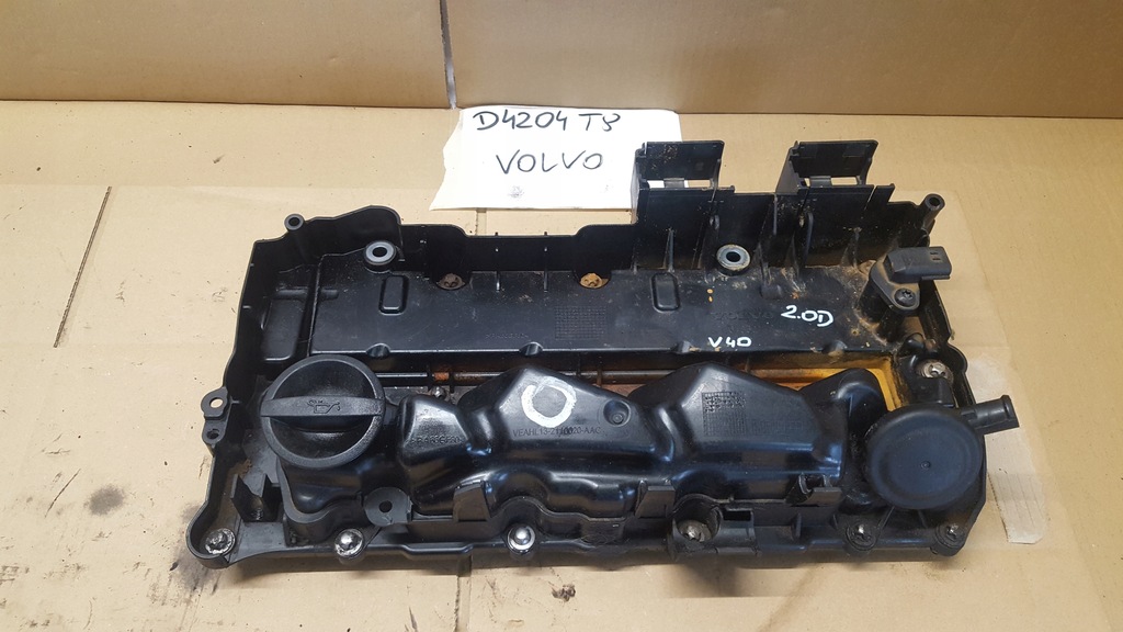 фото №1, Volvo v40 кришка клапанів 2,0d оригінальний номер 31461860