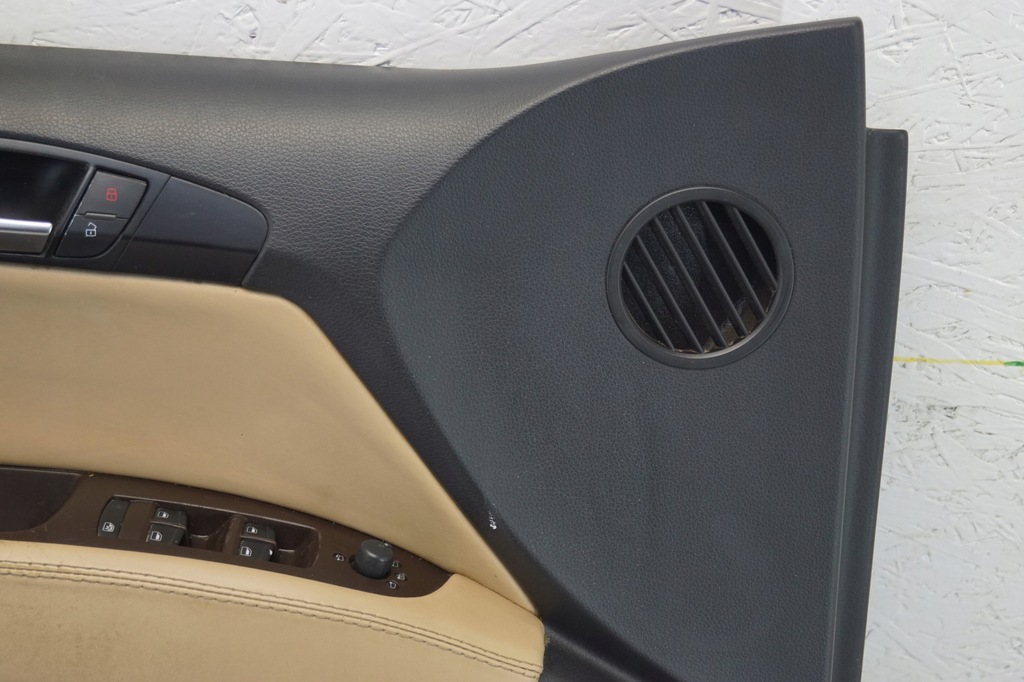 фото №5, Обшивка дверь левый перед audi q7 4l europa