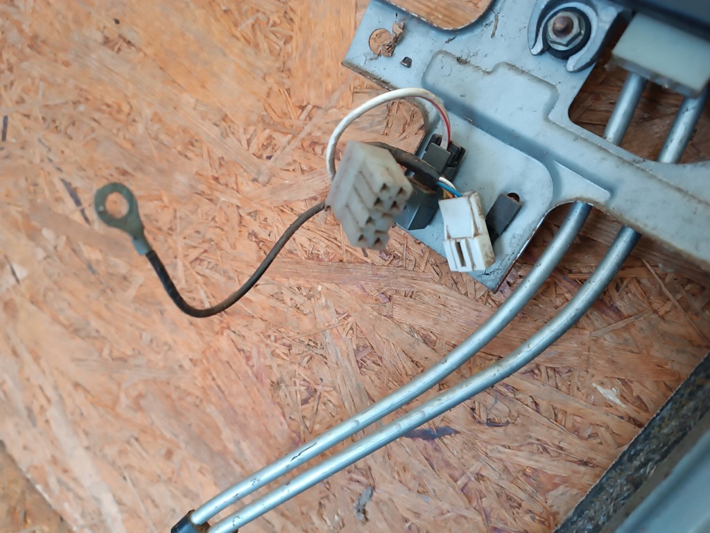 фото №13, Nissan x-trail t30 2001- моторчик люк люк