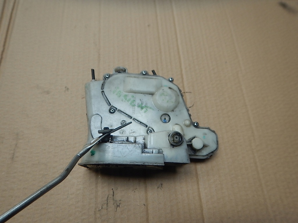 фото №1, Замок дверь правый перед honda insight ii 7-pinow europa!