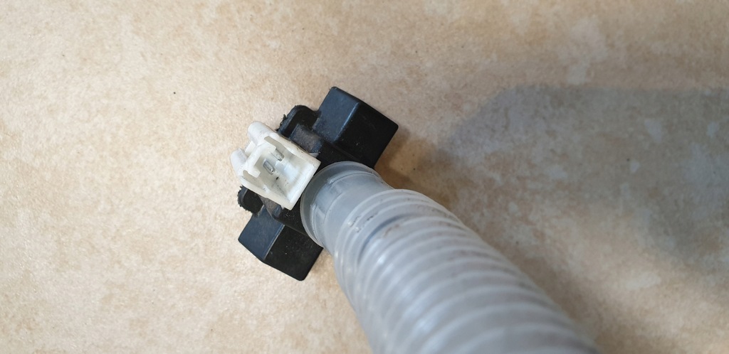 фото №8, Шланг датчик mazda 6