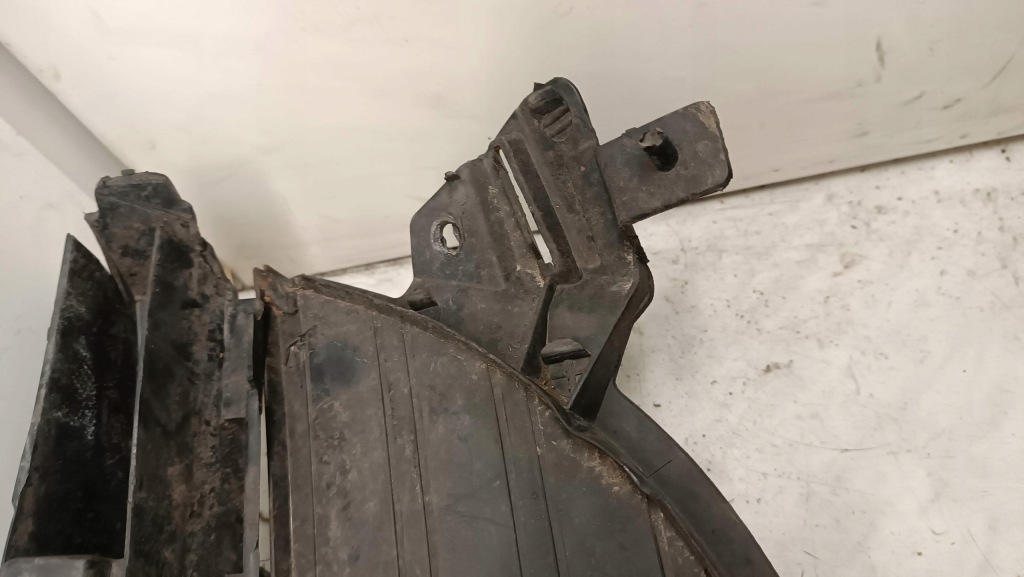 Решётка бампера средняя перед renault megane iii 622540001r в Украине