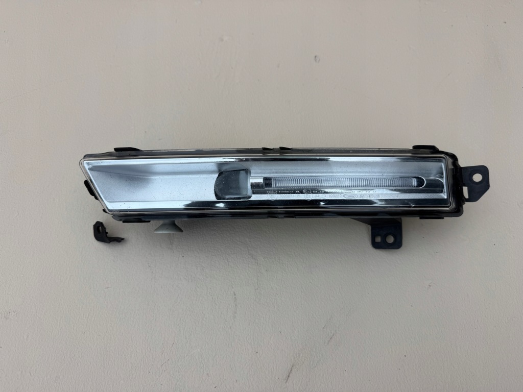 Купити Jaguar f-pace x761 velar 17r- протитуманна фара лівий led drl